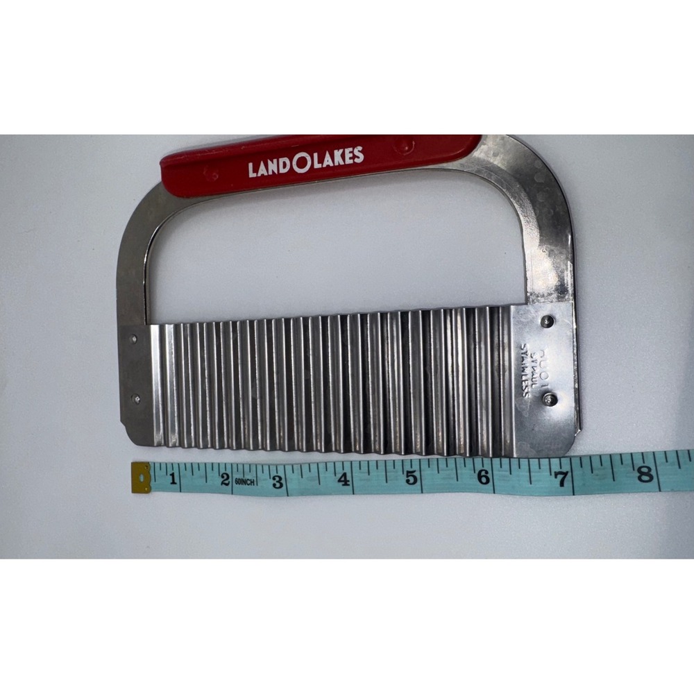 Land O Lakes Wavy Crinkle Cutter Stainless Steel Red Handle Vegetable Slicer - Picture 2 of 2